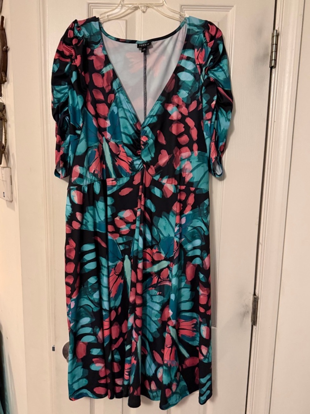 Torrid Colorful Teal & Coral V-Neck Midi Dress with pockets